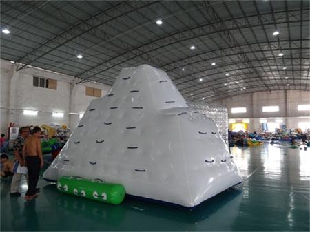 Inflatable Climbing Iceberg