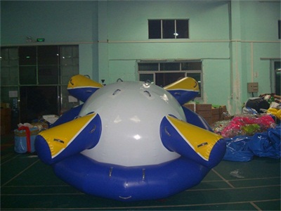 Inflatable Water Saturn